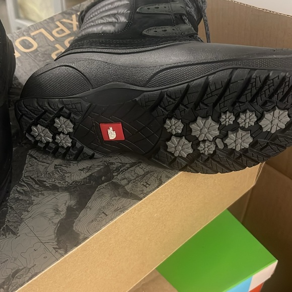 The North Face Ladies Boots - Picture 5 of 6